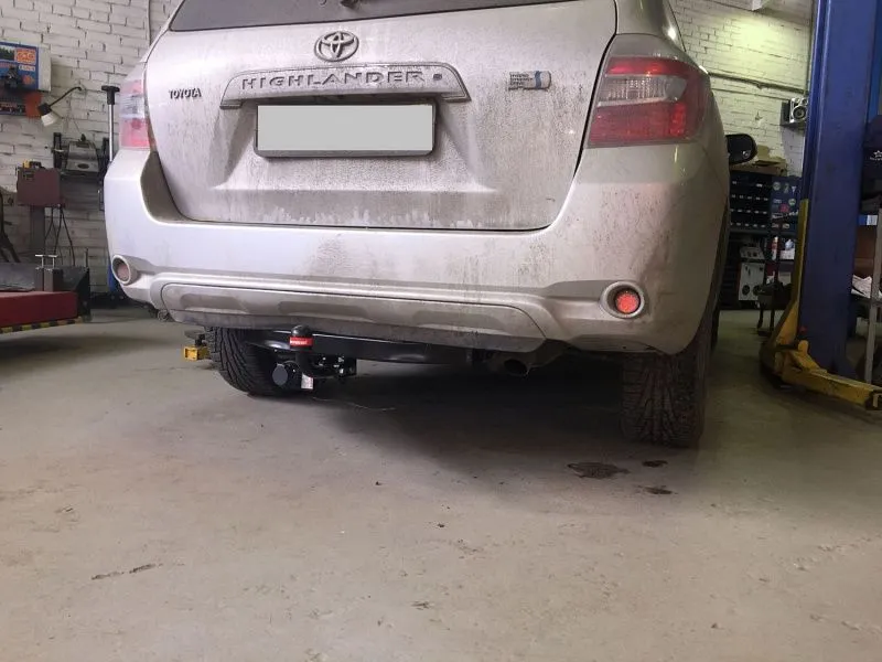 Фаркоп для Toyota Highlander I (U20) 2003 - 2009