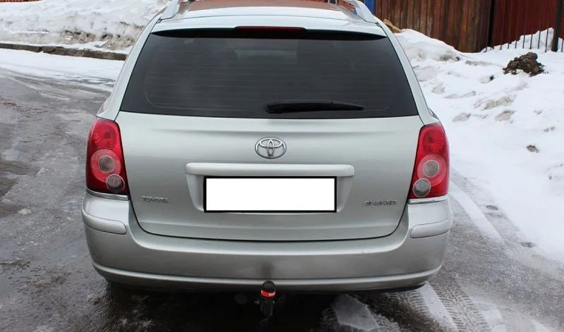 Фаркоп для Toyota Avensis II (T250) 2003 - 2009